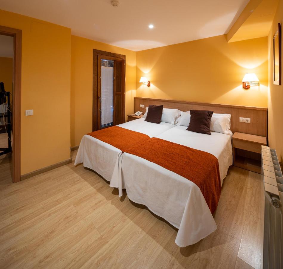 Hotel Ripoll サンティラリ・サカルム エクステリア 写真